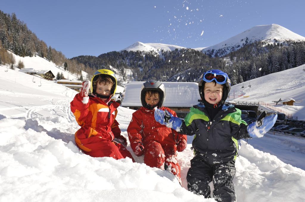 Kinder- Und Familienhotel Nockalm Innerkrems Quarto foto