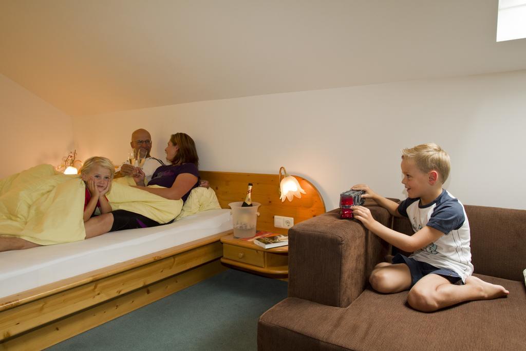 Kinder- Und Familienhotel Nockalm Innerkrems Exterior foto